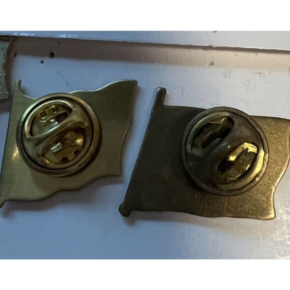 Jewelry Pin/Lapel Bundle of 4 American Flag Gold Tone Vintage 1 Inch - Picture 5 of 6